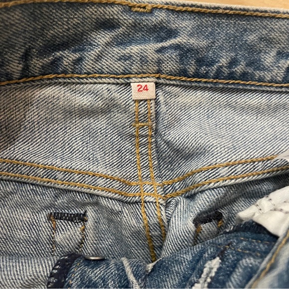 Levis high waisted wedgie straight leg ripped jeans - size 24 - Picture 3 of 3